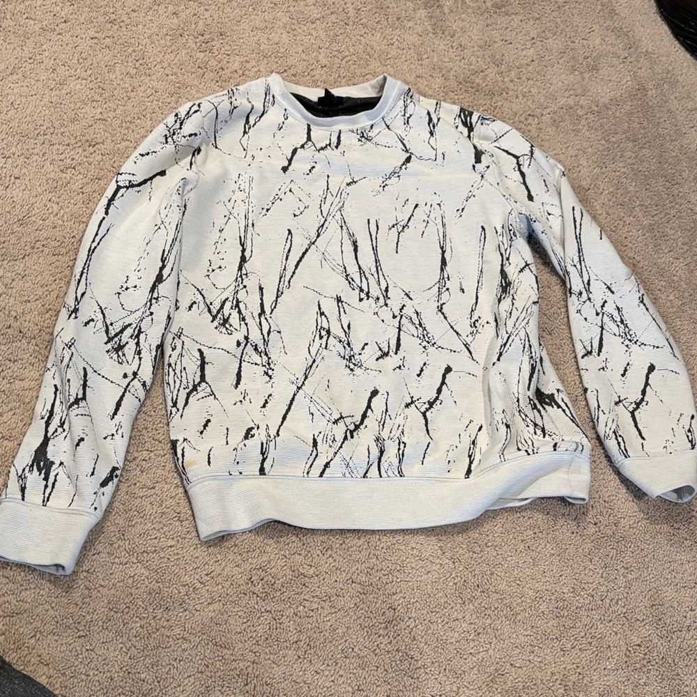 H&M Men's Black and White Patterned Sweater